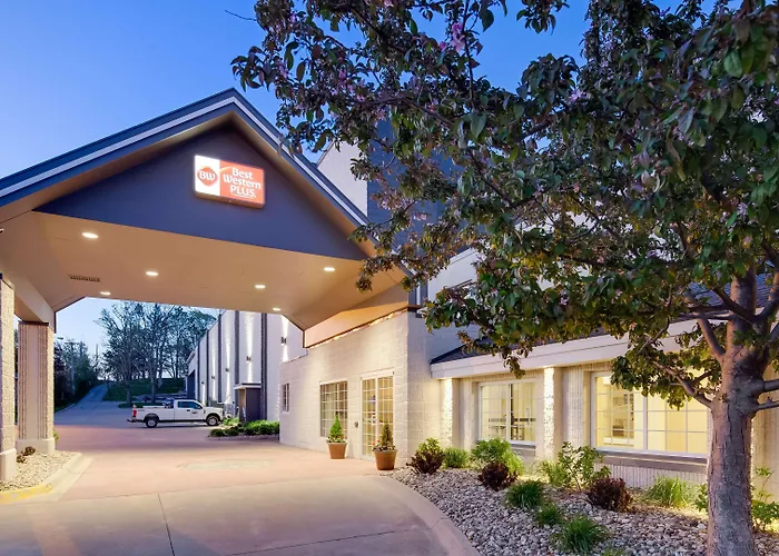 Best Western Plus Longbranch Hotel & Convention Center Cedar Rapids